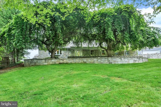 332 BLACKLATCH LN, Camp Hill, PA 17011