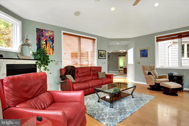 332 BLACKLATCH LN, Camp Hill, PA 17011