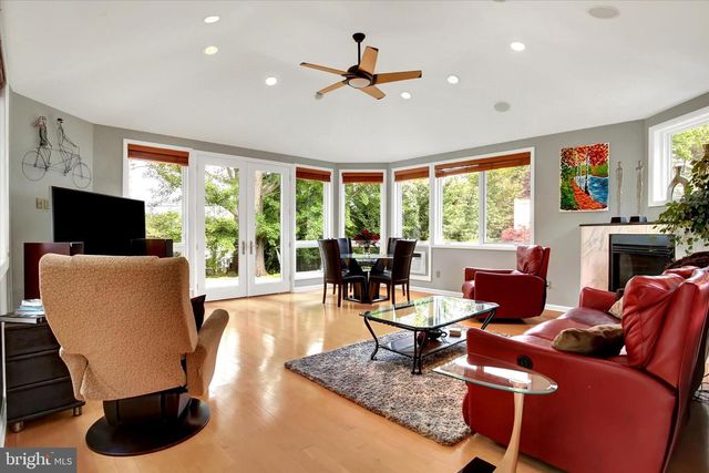 332 BLACKLATCH LN, Camp Hill, PA 17011