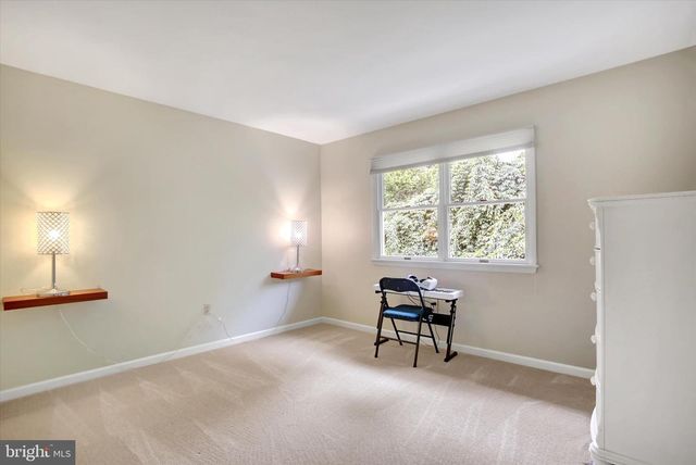 332 BLACKLATCH LN, Camp Hill, PA 17011