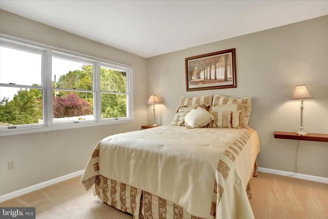 332 BLACKLATCH LN, Camp Hill, PA 17011