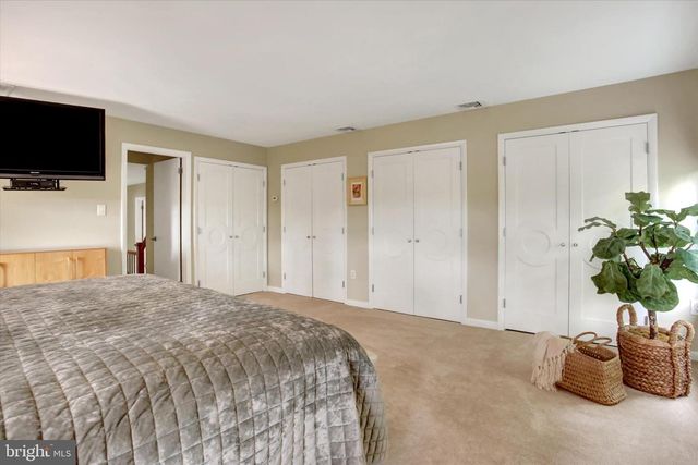 332 BLACKLATCH LN, Camp Hill, PA 17011