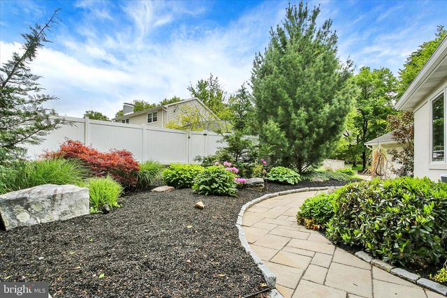 332 BLACKLATCH LN, Camp Hill, PA 17011