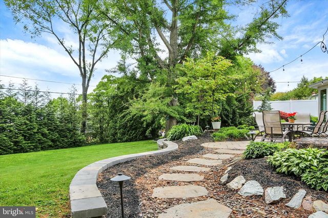 332 BLACKLATCH LN, Camp Hill, PA 17011