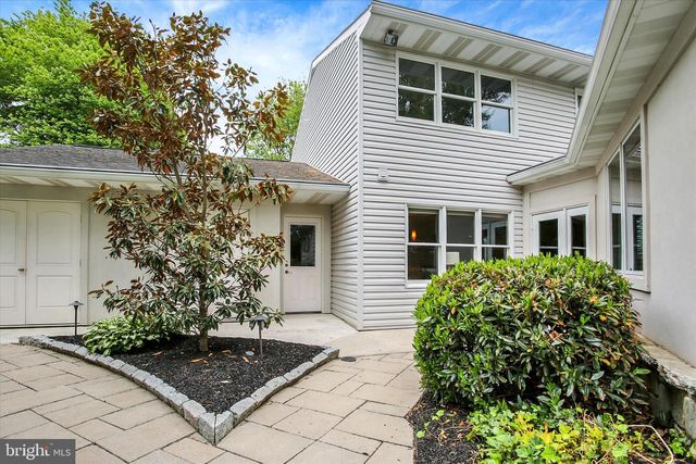 332 BLACKLATCH LN, Camp Hill, PA 17011