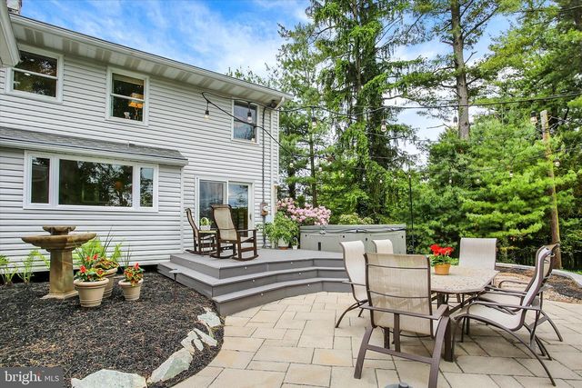 332 BLACKLATCH LN, Camp Hill, PA 17011