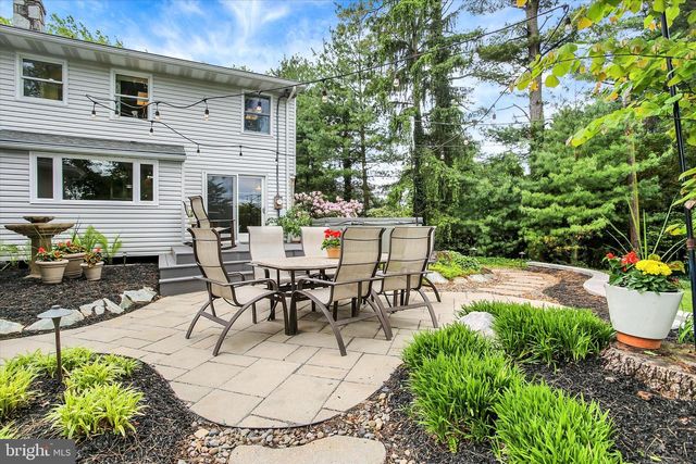 332 BLACKLATCH LN, Camp Hill, PA 17011