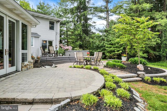 332 BLACKLATCH LN, Camp Hill, PA 17011