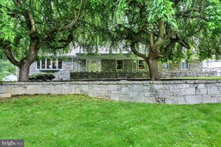 332 BLACKLATCH LN, Camp Hill, PA 17011