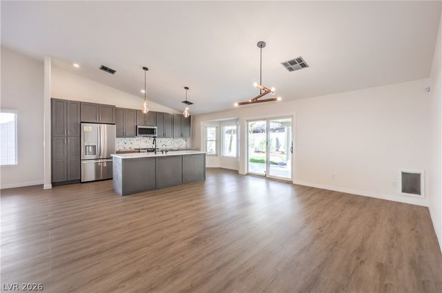 7504 Powder River Court, Las Vegas, NV 89131