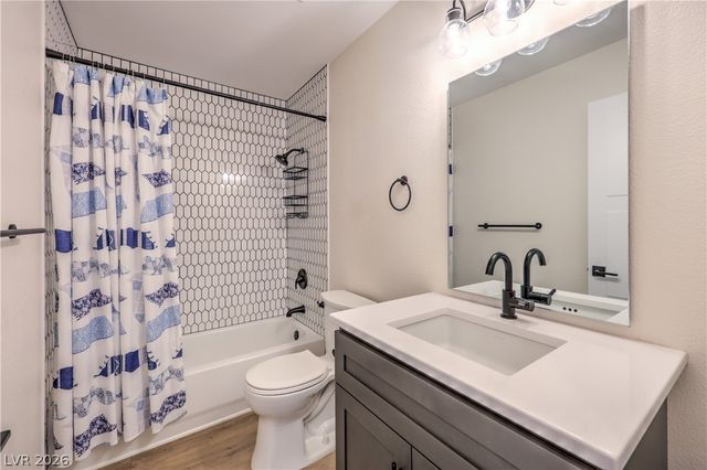 7504 Powder River Court, Las Vegas, NV 89131