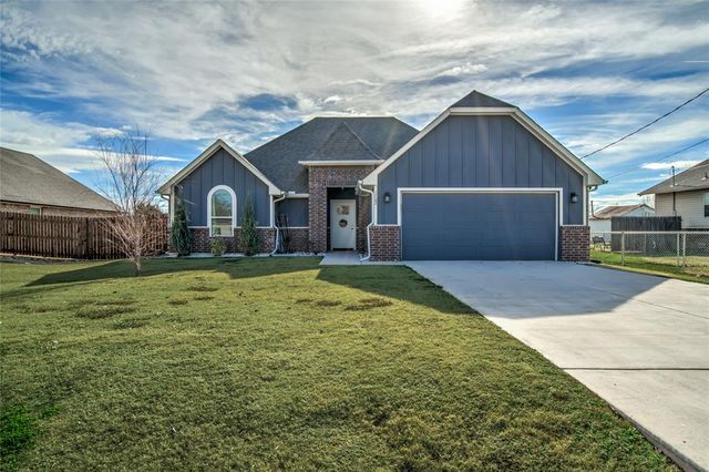 1702 E Rogers Street, El Reno, OK 73036