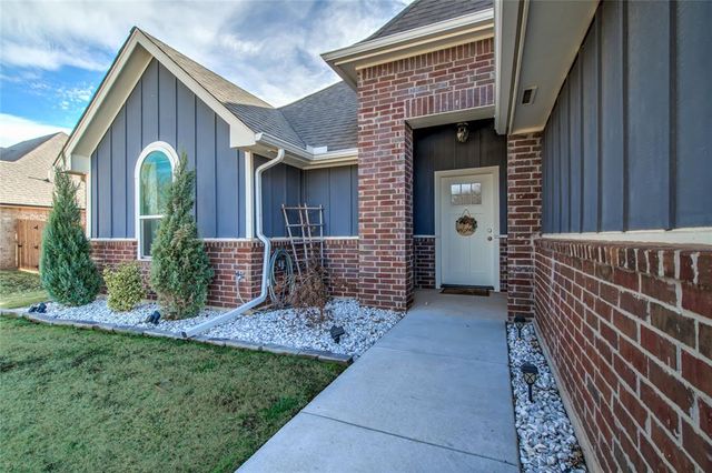 1702 E Rogers Street, El Reno, OK 73036