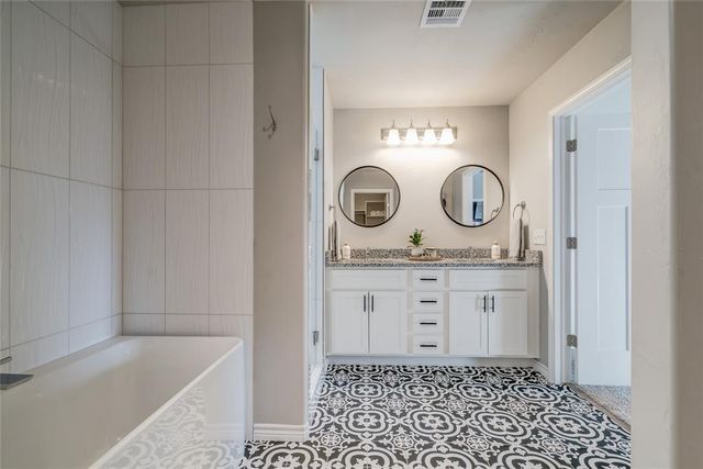 1702 E Rogers Street, El Reno, OK 73036