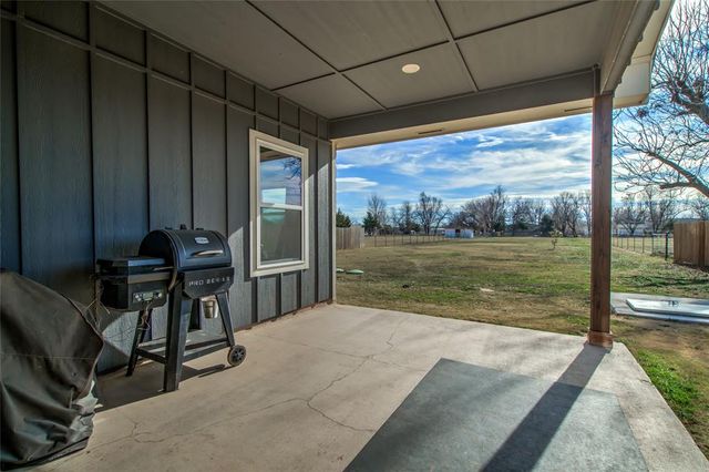 1702 E Rogers Street, El Reno, OK 73036