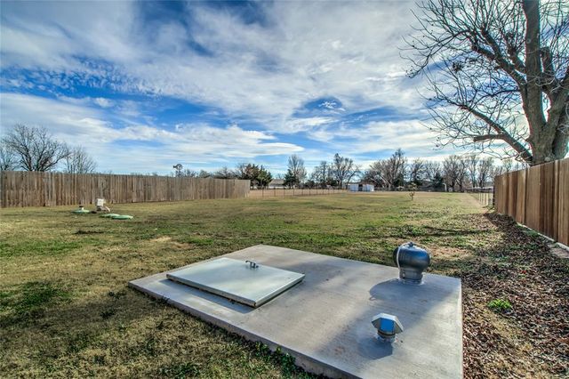 1702 E Rogers Street, El Reno, OK 73036