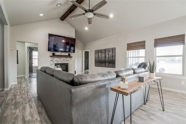 1702 E Rogers Street, El Reno, OK 73036