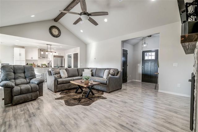 1702 E Rogers Street, El Reno, OK 73036