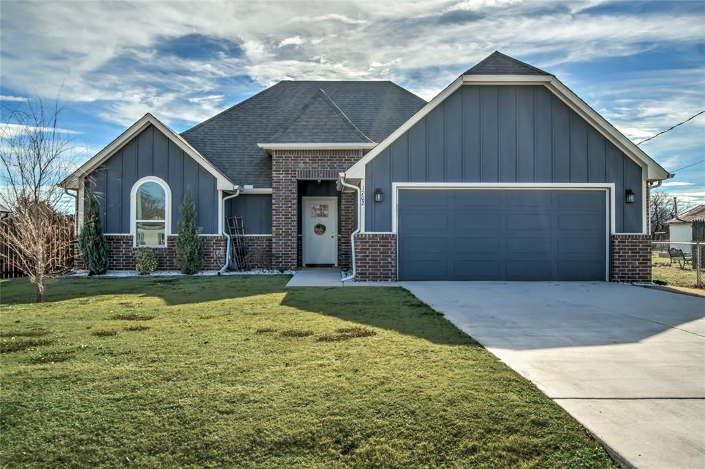 1702 E Rogers Street, El Reno, OK 73036