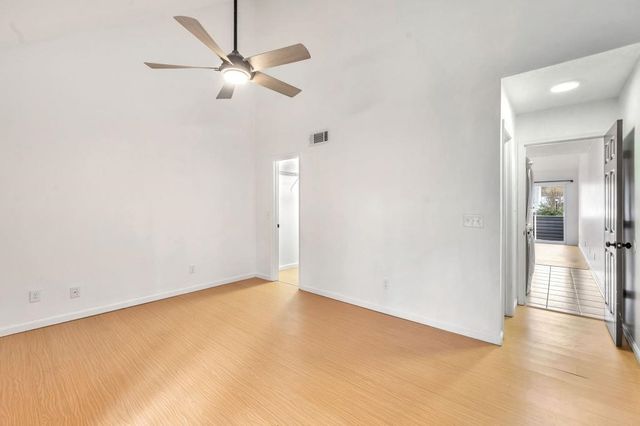 421 Cambridge Cir Apt F5, Murrells Inlet, SC 29576