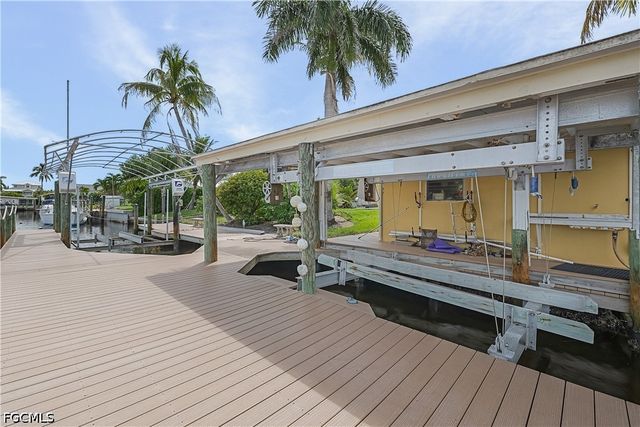 3596 Emerald AVE, St James City, FL 33956