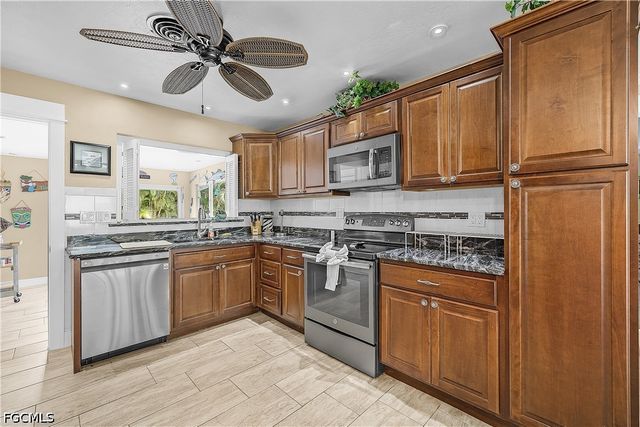 3596 Emerald AVE, St James City, FL 33956