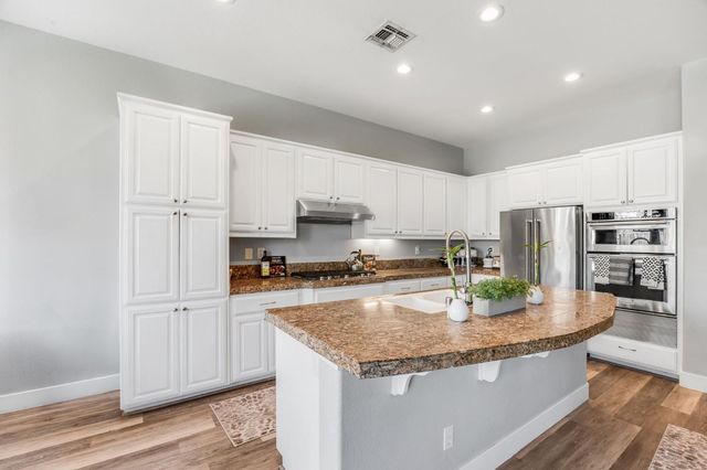 1408 Grey Owl Cir, Roseville, CA 95661