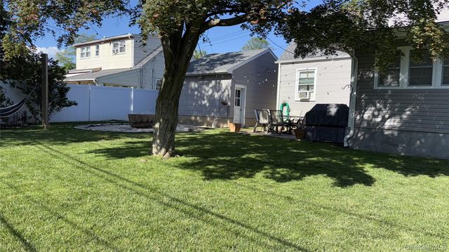 55 Dosoris Lane, Glen Cove, NY 11542