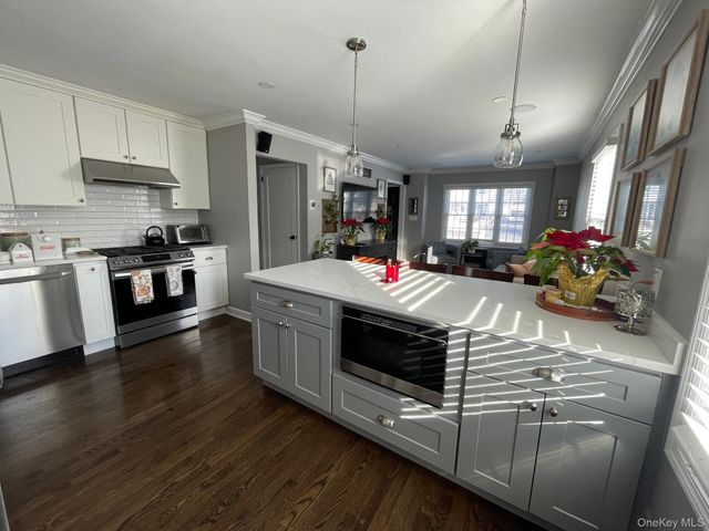 55 Dosoris Lane, Glen Cove, NY 11542