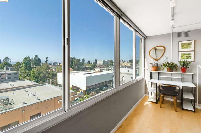 2550 Dana St 5F, Berkeley, CA 94704