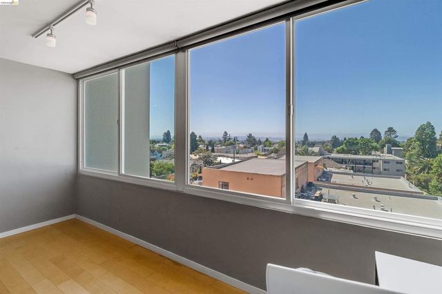 2550 Dana St 5F, Berkeley, CA 94704