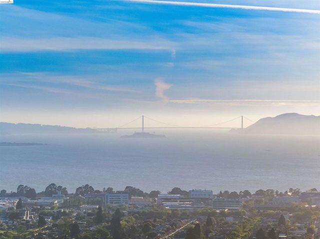 2550 Dana St 5F, Berkeley, CA 94704