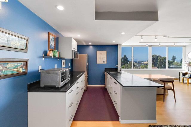 2550 Dana St 5F, Berkeley, CA 94704