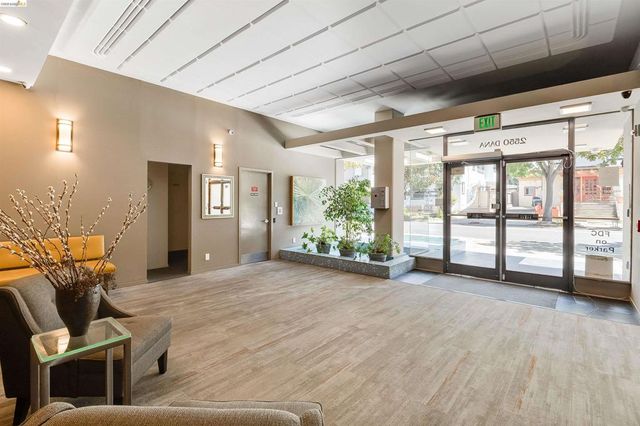 2550 Dana St 5F, Berkeley, CA 94704