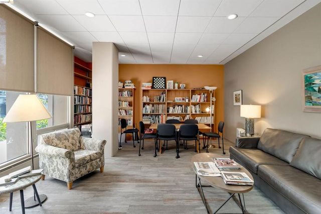 2550 Dana St 5F, Berkeley, CA 94704