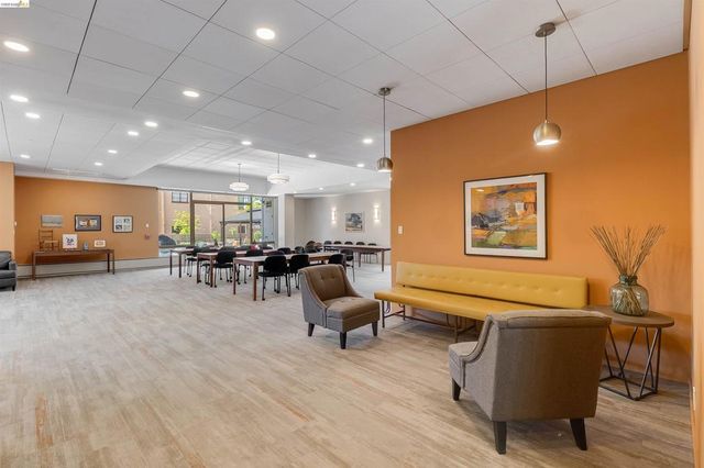 2550 Dana St 5F, Berkeley, CA 94704