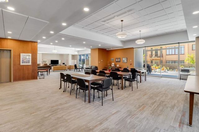 2550 Dana St 5F, Berkeley, CA 94704