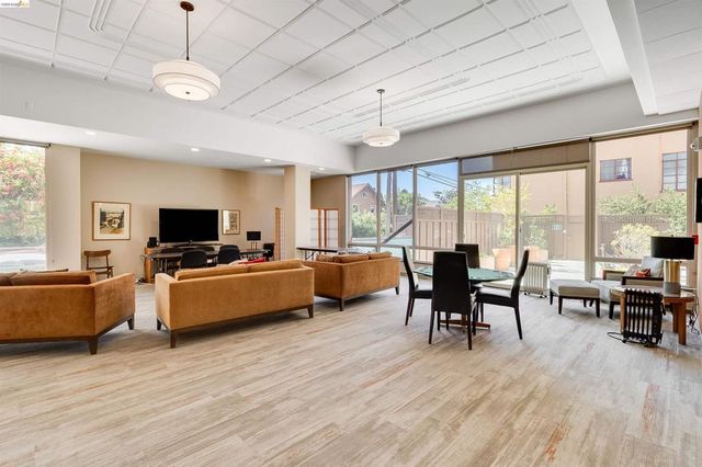 2550 Dana St 5F, Berkeley, CA 94704