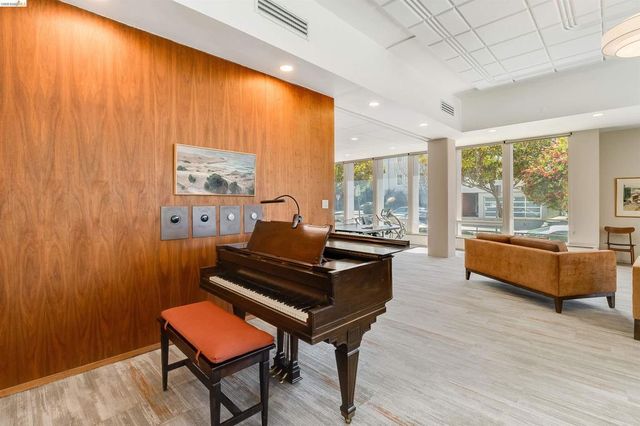 2550 Dana St 5F, Berkeley, CA 94704