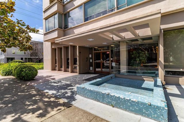 2550 Dana St 5F, Berkeley, CA 94704