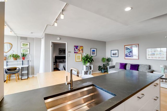 2550 Dana St 5F, Berkeley, CA 94704