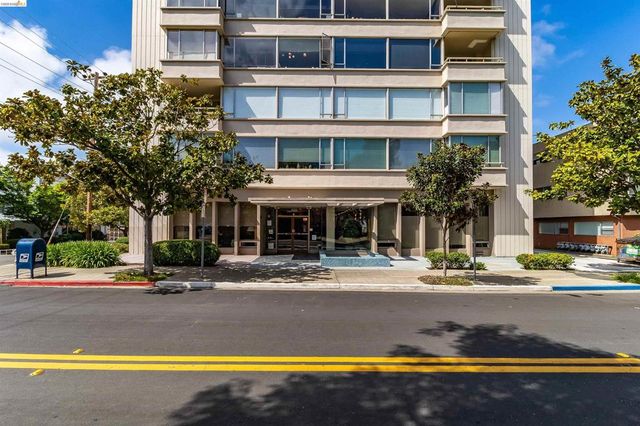 2550 Dana St 5F, Berkeley, CA 94704