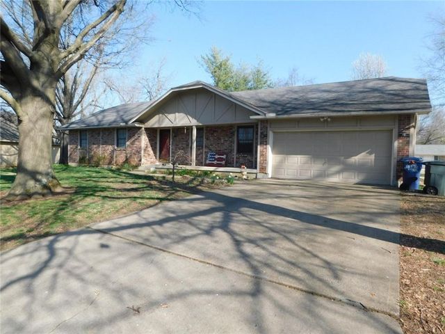 1805 Cambridge Lane, Pittsburg, KS 66762