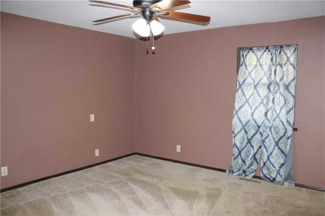 1805 Cambridge Lane, Pittsburg, KS 66762