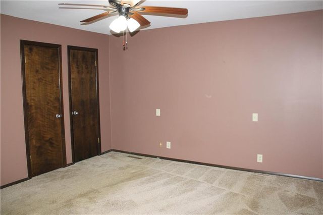 1805 Cambridge Lane, Pittsburg, KS 66762