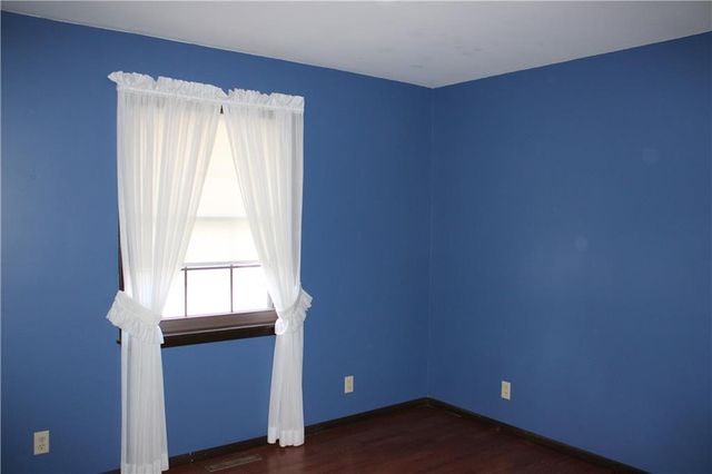 1805 Cambridge Lane, Pittsburg, KS 66762