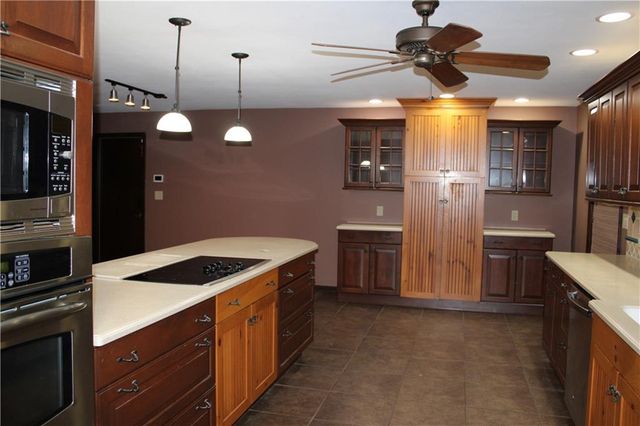 1805 Cambridge Lane, Pittsburg, KS 66762