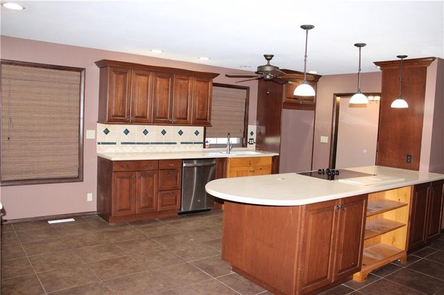 1805 Cambridge Lane, Pittsburg, KS 66762