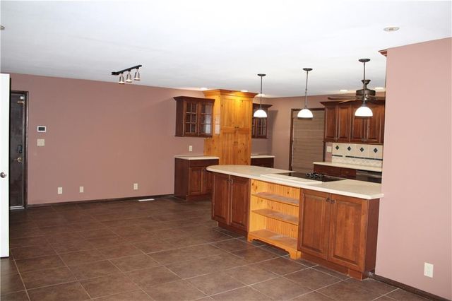 1805 Cambridge Lane, Pittsburg, KS 66762