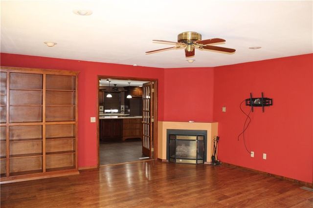 1805 Cambridge Lane, Pittsburg, KS 66762